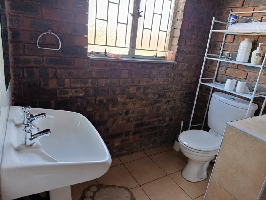 5 Bedroom Property for Sale in Spitskop SH Free State